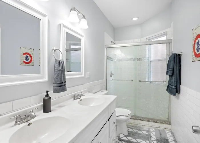 Modern 6br House Steps To Wrigleyville Chicago